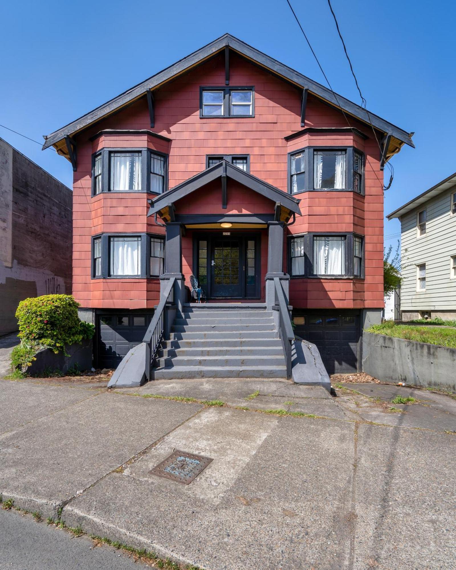 Collection - Golden Age Of Hollywood - 92 Walkscore Apartment Portland
